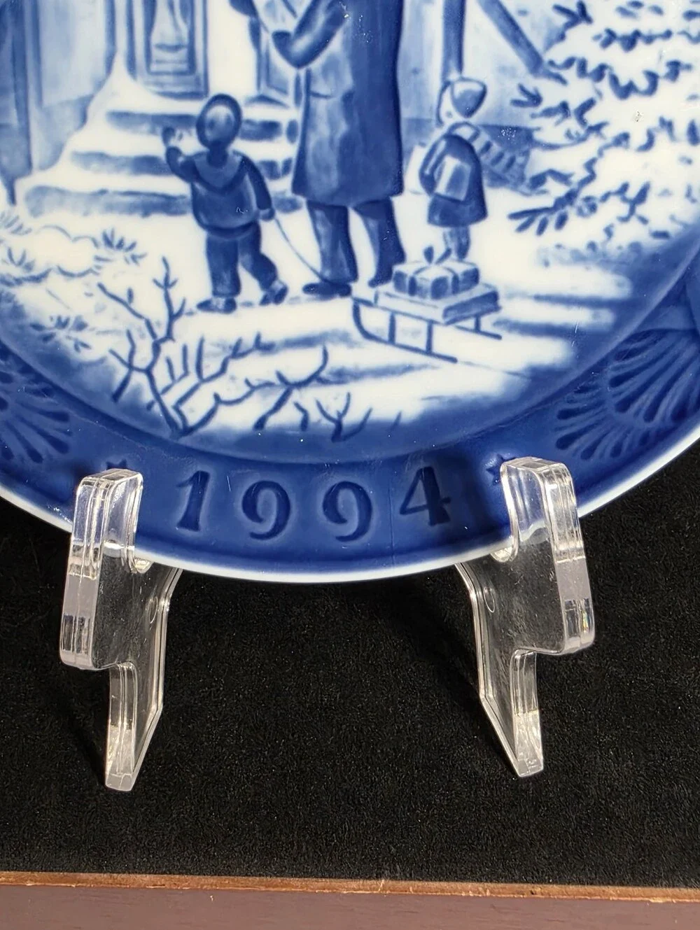 Royal Copenhagen 1994 Christmas Plate Shopping Blue White Porcelain